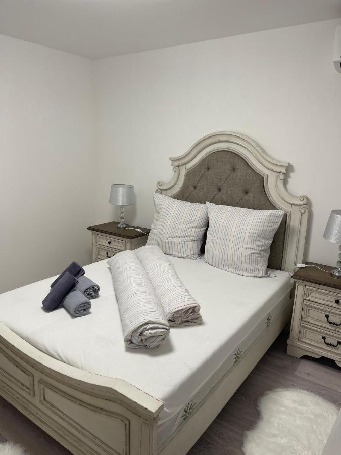 Smiley Deluxe Apartment Sibiu Bagian luar foto